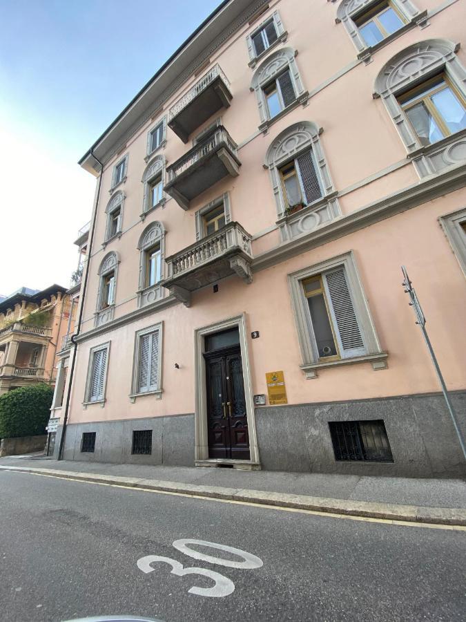 Cozy Apartment By The The Lake Of Lugano Bagian luar foto