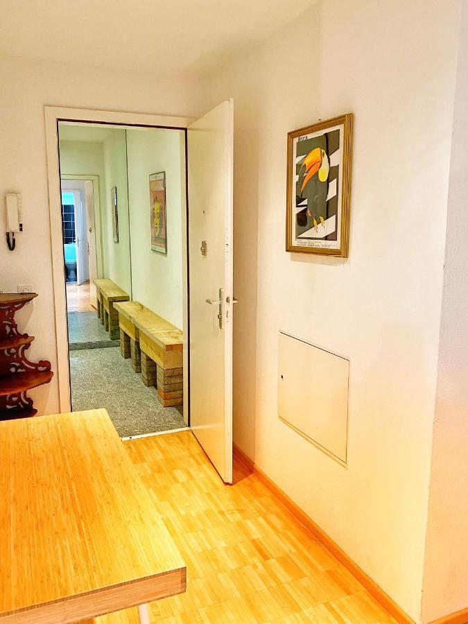 Cozy Apartment By The The Lake Of Lugano Bagian luar foto